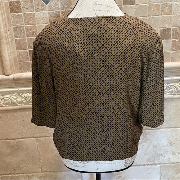 Doncaster patterned button down top - Picture 4 of 8